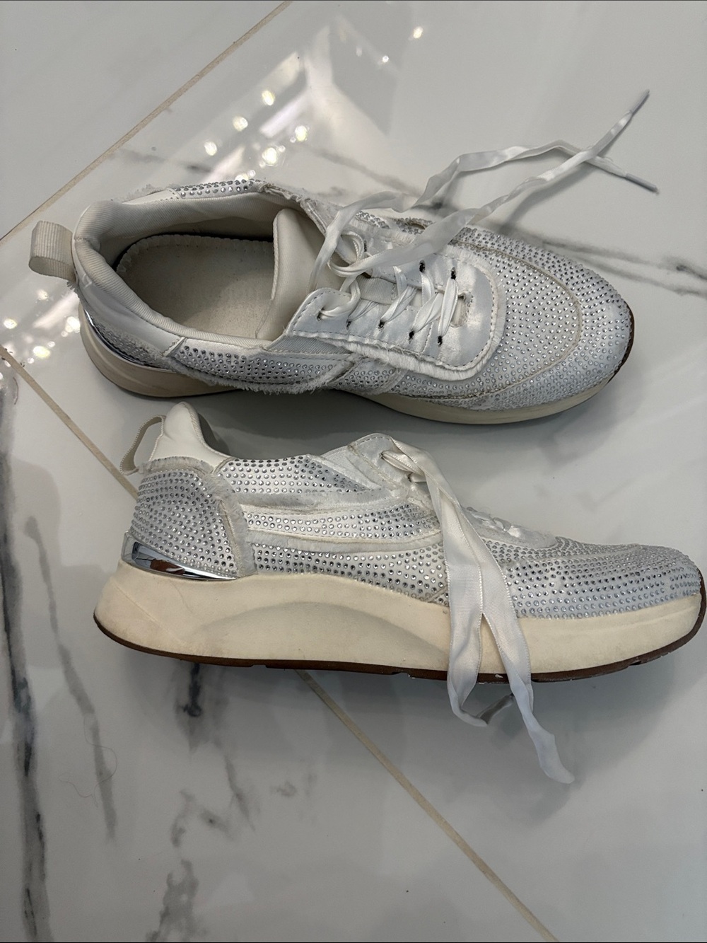 Kenneth Cole Reaction White Women's Rhinestone Sneakers